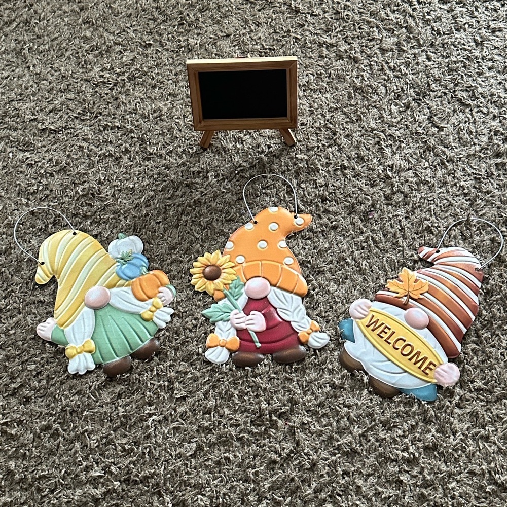 Gnome bundle set with mini chalkboard